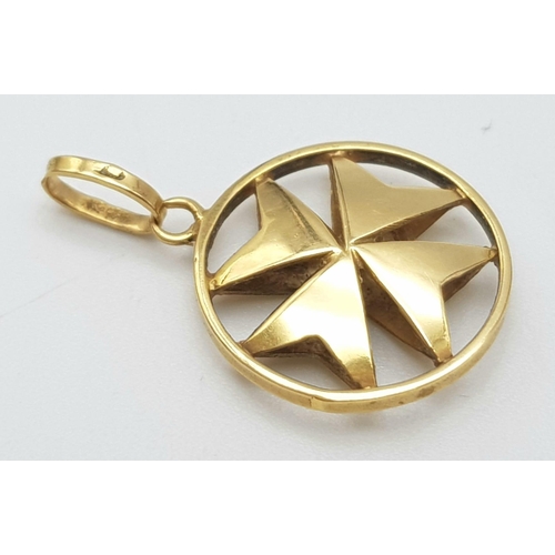 189 - AN 18K GOLD MALTESE CROSS PENDANT .   1.9gms     1.6cms diameter