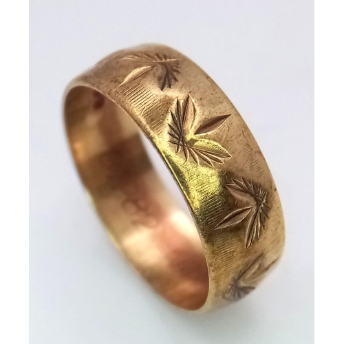 339 - 9K YELLOW GOLD ENGRAVED BAND RING - 2.7G TOTAL WEIGHT - SIZE L