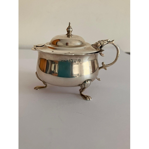 433 - Antique SILVER MUSTARD POT . Hallmark for Joseph and Richard Griffin, Chester 1919. Cauldron shape w... 