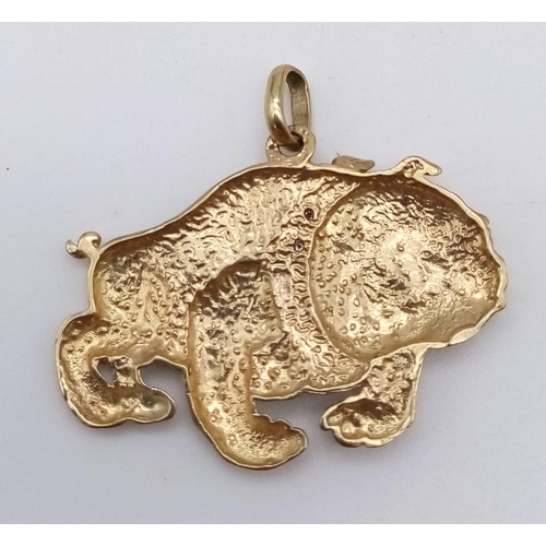 198 - A 9K YELLOW GOLD BRITISH BULLDOG PENDANT 3.8G , 29mm x 33mm

SC 4030