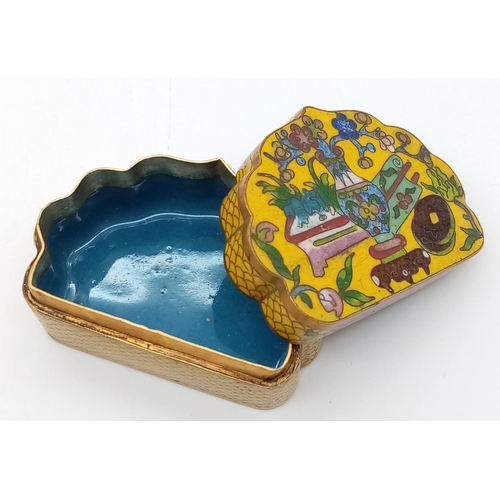 268 - AN EXQUISITE EXAMPLE OF 19TH CENTURY CHINESE CLOISONNE WORK IN THE FORM OF A SMALL TRINKET BOX .  15... 