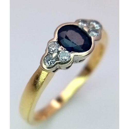 439 - 18K YELLOW GOLD DIAMOND & SAPPHIRE RING, APPROX 0.50CT OVAL SAPPHIRE CENTRE AND 0.15CT DIAMONDS, WEI... 