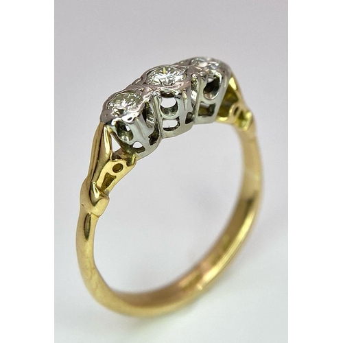 524 - A VINTAGE 18K YELLOW GOLD & PLATINUM 3 STONE SET DIAMOND RING, WEIGHT 2.3G SIZE I, APPROX 0.20CT DIA... 