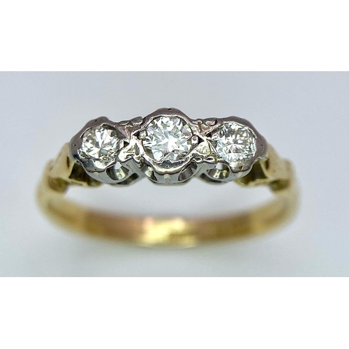 524 - A VINTAGE 18K YELLOW GOLD & PLATINUM 3 STONE SET DIAMOND RING, WEIGHT 2.3G SIZE I, APPROX 0.20CT DIA... 