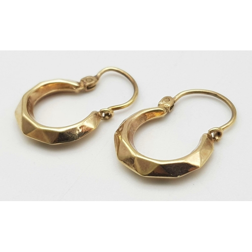 576 - PAIR OF 9K YELLOW GOLD MINI HOOPS PATTERNED EARRINGS - 0.9G TOTAL WEIGHT