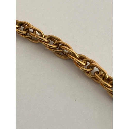 615 - 9 carat YELLOW GOLD FANCY CHAIN LINK BRACELET. 3.47 grams. 20 cm.