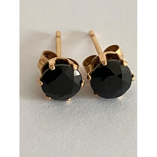 643 - Pair of 9 carat GOLD and SPINEL STUD EARRINGS. Complete with GOLD BACKS. 0.70 grams.