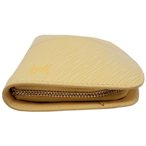 164 - A Louis Vuitton Vanilla Wallet. Epi leather exterior gold-toned hardware and zipped top closure. Yel... 