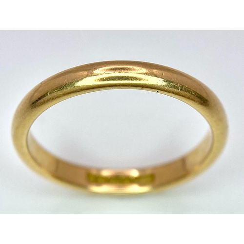 529 - An 18K Yellow Gold Band Ring. 3mm width. Size N 1/2. 3.45g weight.