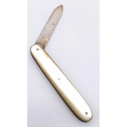 1432 - An antique sterling silver Mother of Pearl folding fruit knife. Full hallmarks Sheffield, 1930. Tota... 