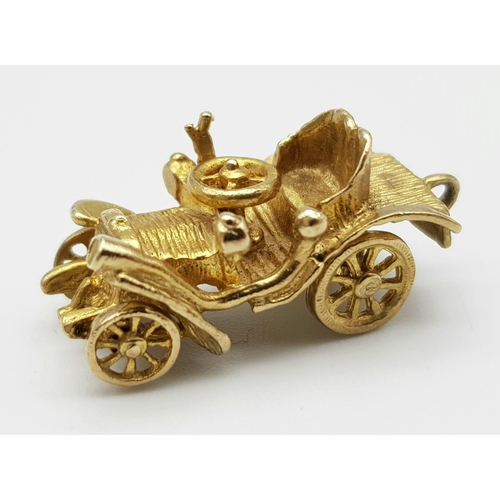 212 - A 9K YELLOW GOLD VINTAGE CAR CHARM WITH MOVING WHEELS 4.6G , 25mm x 10mm

SC 4039