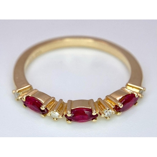 555 - 9K YELLOW GOLD DIAMOND AND TOURMALINE RING  - 0.02CT DIAMONDS APPROX - 1.7G TOTAL WEIGHT - SIZE M