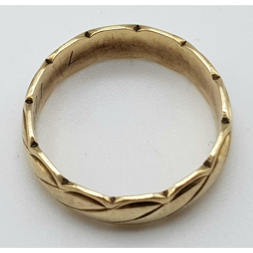 926 - A Vintage 9K Yellow Gold Band Ring. 4mm width. 2.35g weight. Full UK hallmarks.