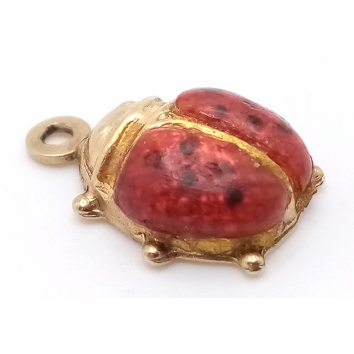 986 - A 9K YELLOW GOLD ENAMELLED LADYBIRD CHARM 1G , 17mm x 13mm

SC 4024