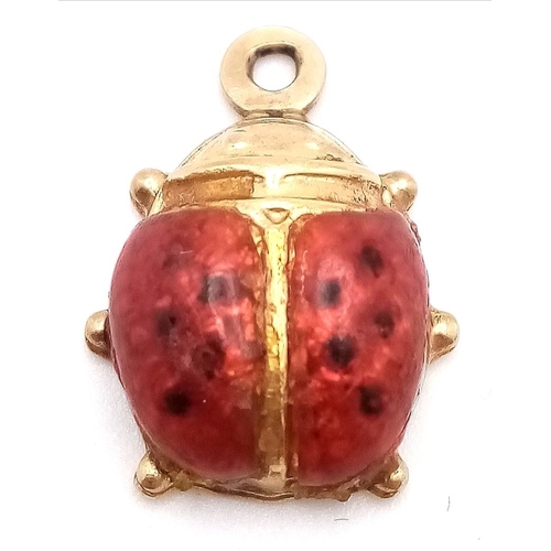 986 - A 9K YELLOW GOLD ENAMELLED LADYBIRD CHARM 1G , 17mm x 13mm

SC 4024