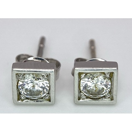 542 - PAIR OF 9K WHITE GOLD CZ STONE STUDS EARRINGS - 1.6G TOTAL WEIGHT