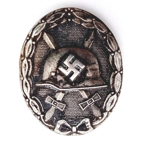 623 - 3rd Reich Silver Wound Badge. Awarded for being wounded 3 or 4 times. Ldo Numbered L/56 For Robert H... 