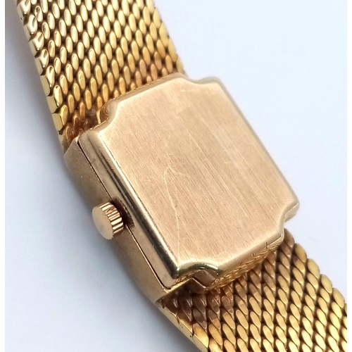 1154 - A Vogue Quartz 9K Gold Ladies Watch. 9k gold bracelet and case - 15mm width. 25.74g weight. Approx g... 