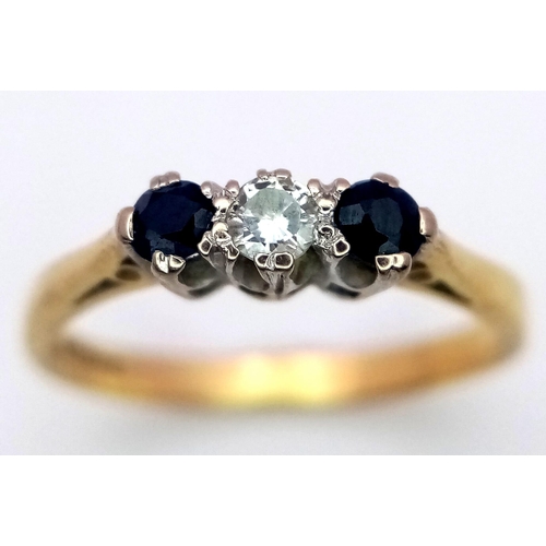 605 - A 18K YELLOW GOLD DIAMOND & SAPPHIRE 3 STONE RING 2.1G SIZE L

ref: A/S 1021