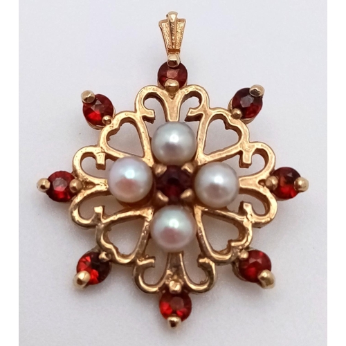 733 - A 9K YELLOW GOLD GARNET & PEARL SET PENDANT 1.8G , 21mm x 18mm

SC 4052