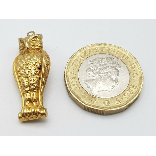 846 - A 9K YELLOW GOLD OWL CHARM / PENDANT 1.4G , 28mm x 11mm

SC 4037