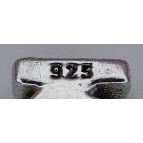 923 - A 9K WHITE GOLD INITIAL