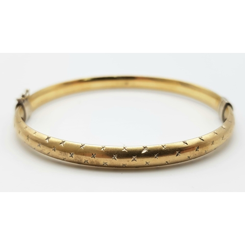 1410 - A Vinted Gold Plated 925 Silver Bangle. Clip open design. 63mm.