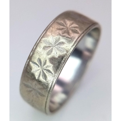 1261 - A Vintage White Gold Band Ring with Geometric Pattern. Size N. 3.55g weight.