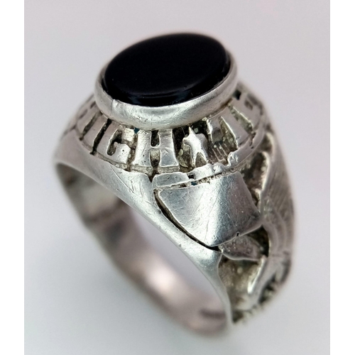 1267 - A Vintage Men’s American Football Hallmarked Silver Onyx Ring Size X. Ring is set with a 1.1cm Long ... 