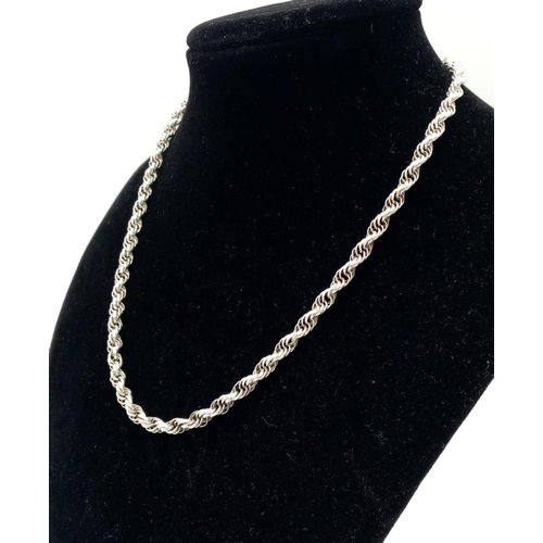 1307 - A vintage sterling silver twisted interlock link necklace. Total weight 12.12G. Total length 40cm.