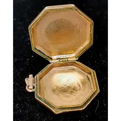 1354 - A Vintage 9K Yellow Gold Back and Front Octagonal Locket Pendant. 3cm. 3.68g weight.