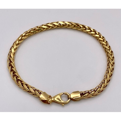 24 - A 9K Yellow Gold Intricate Link Bracelet. 18cm. 5g weight.