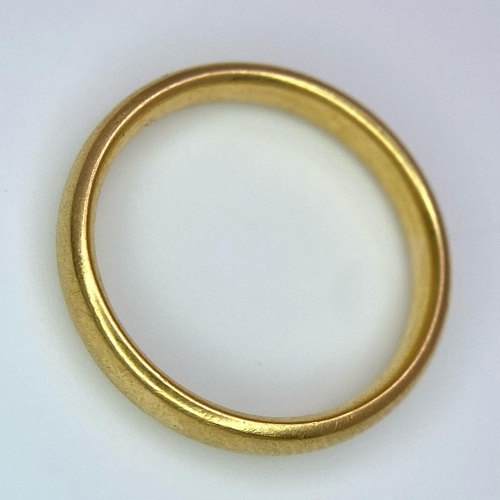 155 - A Vintage 22K Yellow Gold Band Ring. 3mm width. Size K. 4g weight. Full UK hallmarks