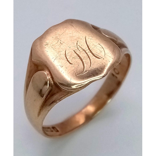 411 - A Vintage 9K Yellow Gold Signet Ring. Size Q. 3.6g weight.