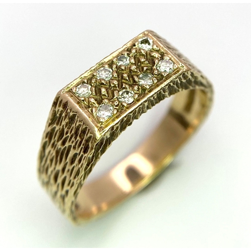 885 - A Vintage 9K Yellow Gold and Diamond Signet Ring with Bark-Effect Decoration Throughout. Size Q/R. 6... 