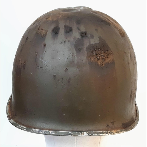 181 - WW2 US M1 Swivel Bale Helmet, with insignia of the 8 th Infantry Division. This helmet has the typic... 