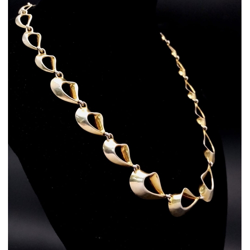 485 - A Gilded 925 Sterling Silver Graduated Link Necklace. 43cm length. 38g weight.