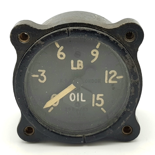 1576 - A Vintage RAF Aircraft Oil Gauge. 5cm dial diameter.