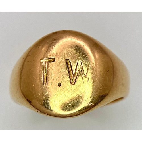 27 - An 18 K yellow gold cygnet solid ring, size: Q, weight: 10.8 g