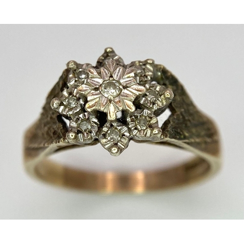 282 - A vintage, 9 K yellow gold ring with a cluster of diamonds. Size: N, weight: 3.4 g.