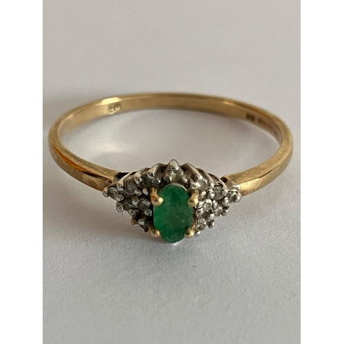 357 - 9 carat GOLD,DIAMOND and EMERALD RING. Full UK hallmark. Complete with ring box. 2.1 grams. Size V –... 