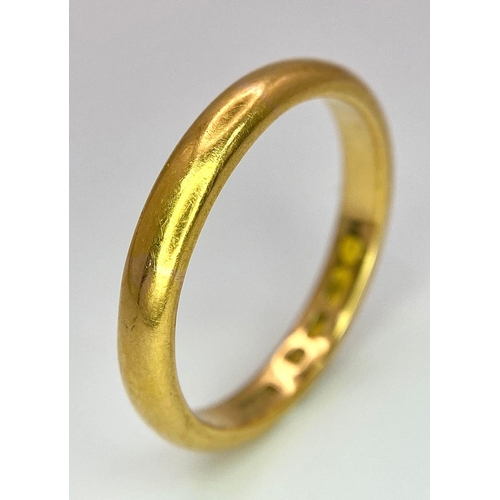 48 - A 22 K yellow gold wedding band ring, fully hallmarked, size: U, weight: 6.4 g.