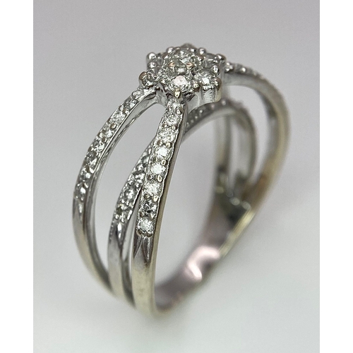 75 - A UNIQUE DESIGNED 18K WHITE GOLD DIAMOND SPLIT RING, APPROX 0.40CT DIAMONDS, WEIGHT 4.9G SIZE O