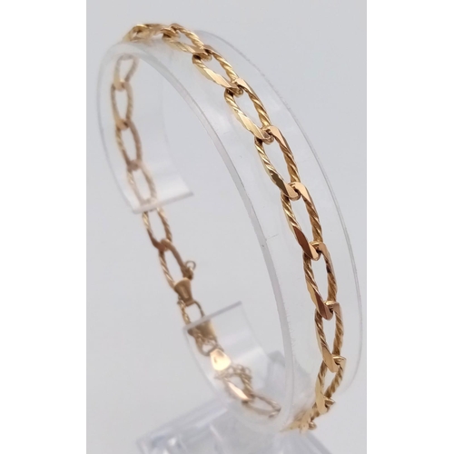 78 - A 9 K yellow gold chain bracelet, lobster clasp with security chain, weight: 8.3 g.