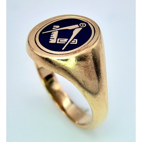 99 - 9K YELLOW GOLD MASONIC ENAMEL RING, WEIGHT 8.8G SIZE V