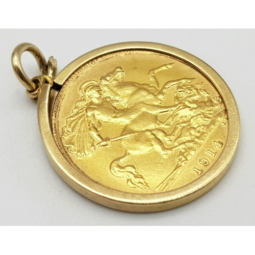 121 - A 1914 King George V half sovereign pendant. Total weight: 5 g.