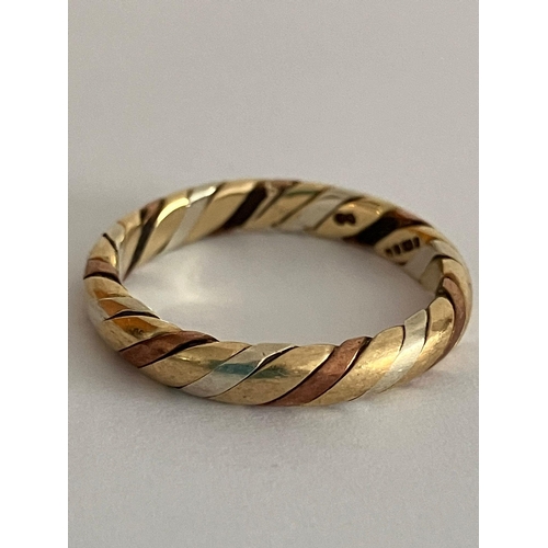 546 - Classic Three colour 9 carat GOLD BAND. Full UK hallmark. Complete with ring box. 2.9 Grams. Size M.