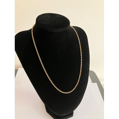 560 - 9 carat GOLD FANCY LINK NECKLACE. Having attractive Double Links. Please see pictures . 45 cm. 4.24 ... 