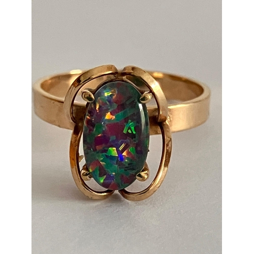 602 - Stunning 9 carat GOLD,  BLACK OPAL RING. Having a  Black Fire Streak Opal set to top in Cathedral Mo... 