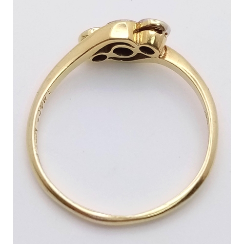 337 - A VINTAGE 18K YELLOW GOLD & PLATINUM  TWIST RING SET WITH 3 OLD CUT  DIAMOND STONES, WEIGHT 2.2G SIZ... 